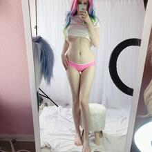  Nude