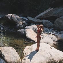 Nude