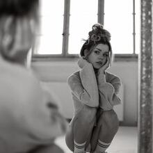  Nude