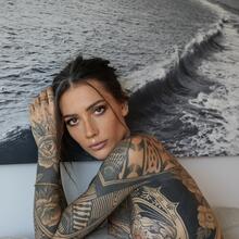  Nude