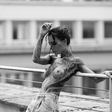  Nude