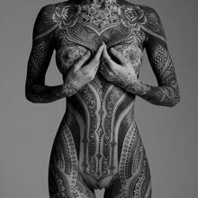  Nude