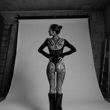  Nude