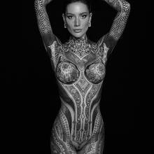  Nude