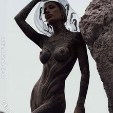 Nude