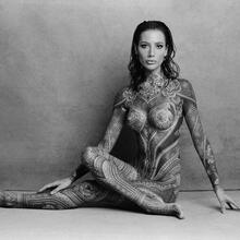  Nude