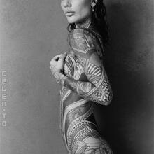  Nude