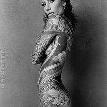  Nude