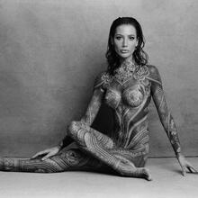  Nude