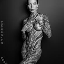  Nude