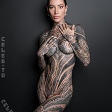  Nude