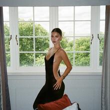  Nude