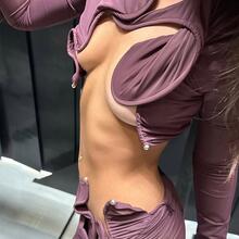  Nude