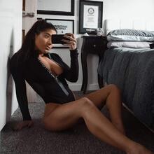  Nude
