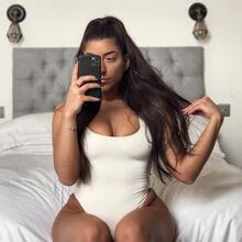  Nude