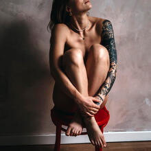 Nude