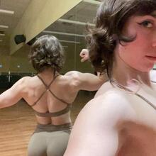  Nude