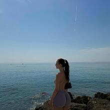  Nude