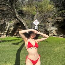 Nude