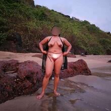  Nude