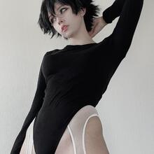  Nude