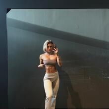  Nude