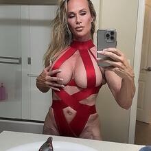  Nude