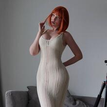  Nude