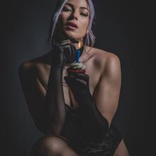  Nude
