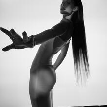  Nude