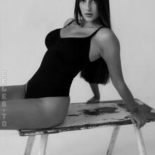  Nude