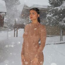  Nude