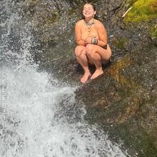  Nude