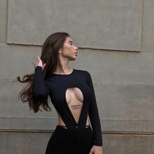  Nude