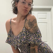  Nude