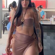 Nude