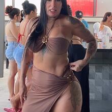  Nude