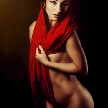  Nude