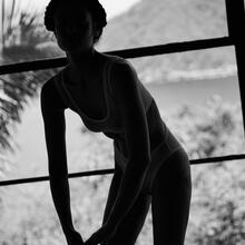  Nude
