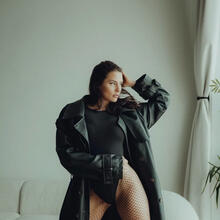  Nude