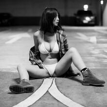  Nude
