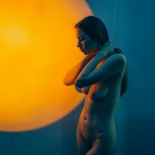  Nude