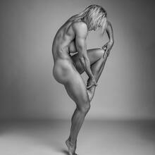  Nude