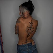  Nude