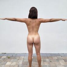  Nude