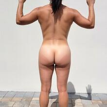  Nude