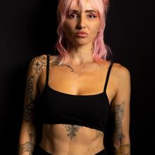  Nude
