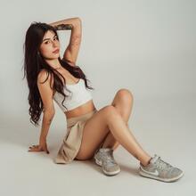  Nude