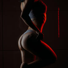  Nude