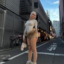  Nude